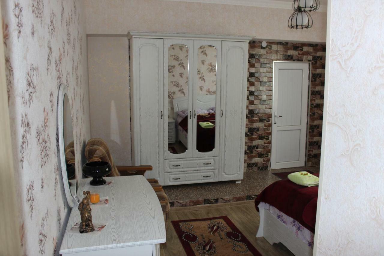 Giorgi'S Homestay Kutaisi Exterior foto